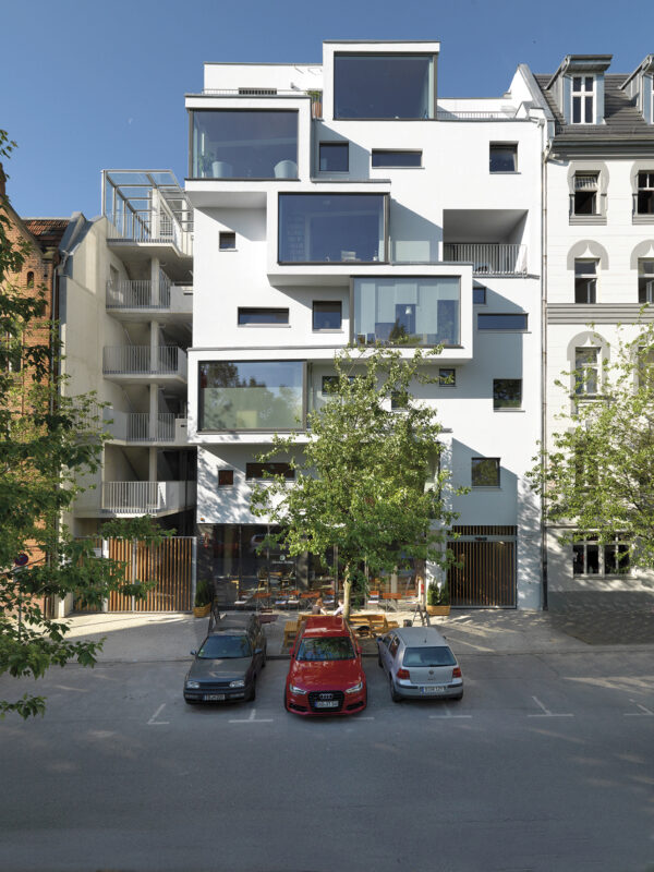 Sieht gar nicht nach Holzbau aus, ist es aber: Mehrfamilienhaus in Berlin Bild Nr. 6280, Quelle: Kaden Klingbeil Architekten/Foto: Bernd Borchardt/BHW Bausparkasse